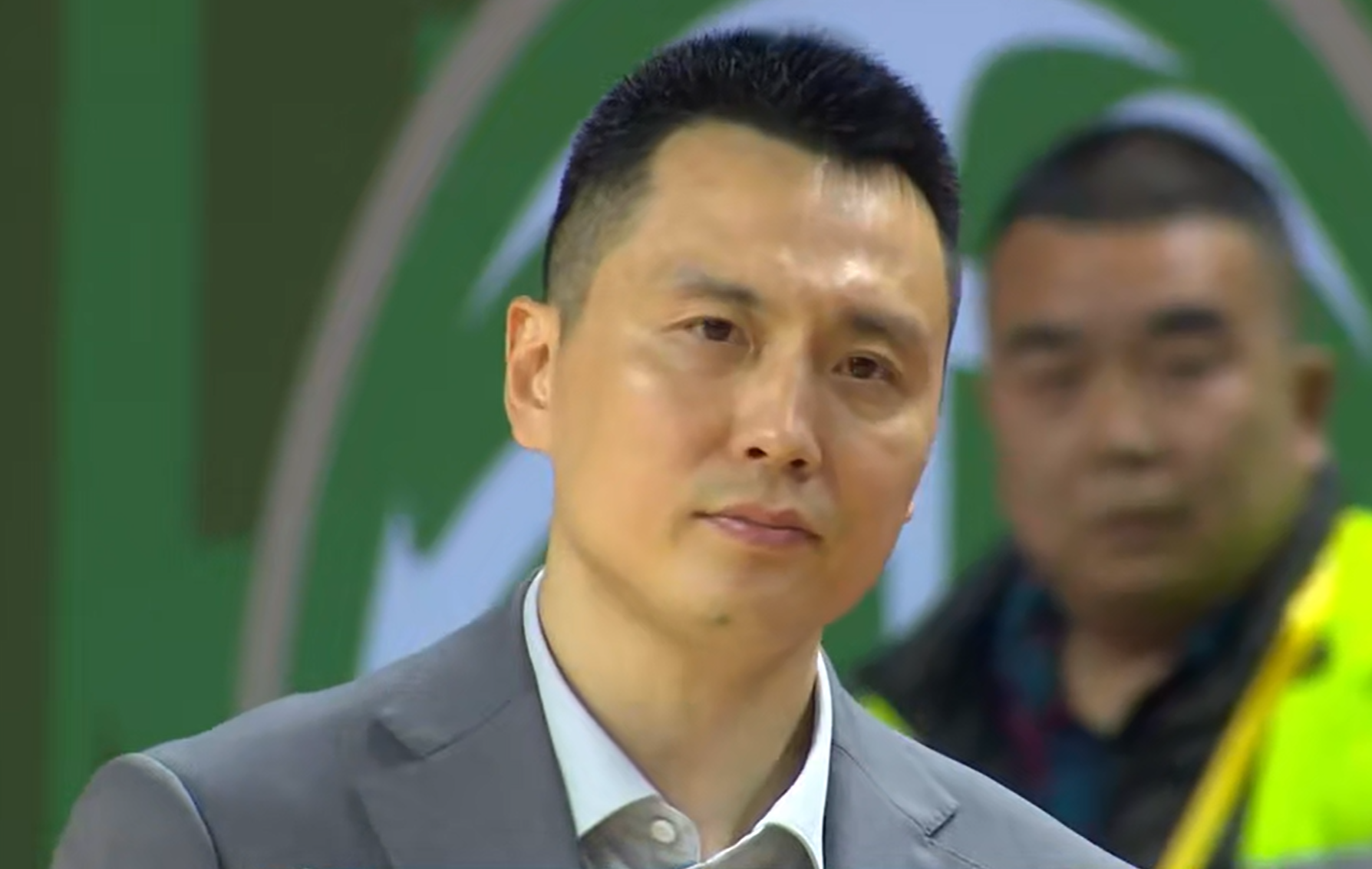 爱体育官网-破案了！洛夫顿说不打，后来又打，卢伟进行了解答