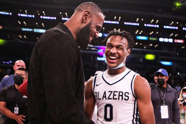1674607706418076755.jpg Lebron-James-Bronny-1-2725a4c630e84c96bfa8d7b4e59e2f8a.jpg